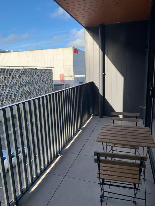2 Bedrooms Apprtmt Plus Underground Parking In Cbd Christchurch Exterior photo
